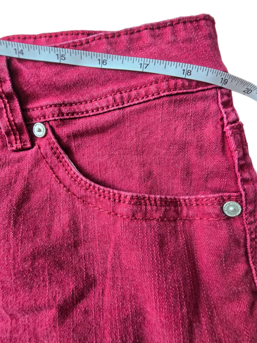 WallFlower Burgundy Frayed Hem Denim Shorts NWOT - Size 18